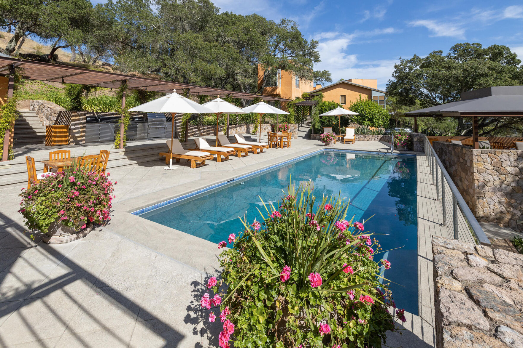 840-844 Meadowood Lane in St. Helena